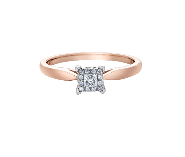 BAGUE EN OR 10K 2 TONS SERTIE D'UN DIAMANT PRINCESSE ET DE DIAMANTS - CR DD7410RW - BIJOUX CANADIEN BAGUE EN OR 10K 2 TONS SERTIE D'UN DIAMANT PRINCESSE ET DE DIAMANTS - CR DD7410RW - BIJOUX CANADIEN