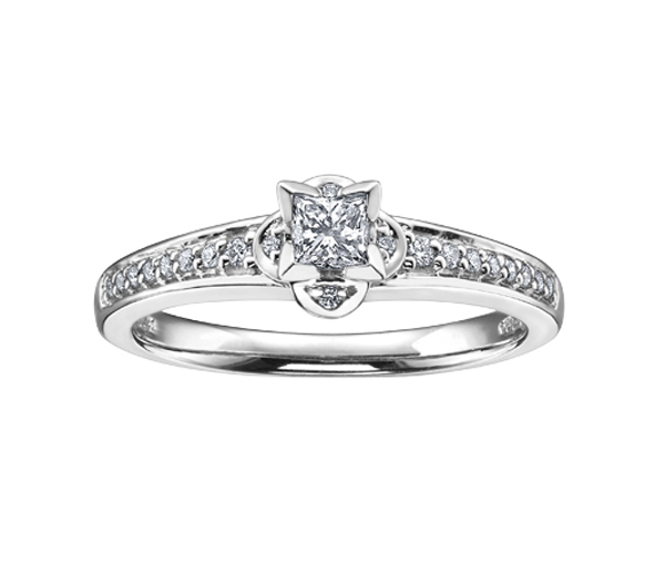 BAGUE EN OR 10K BLANC SERTIE D'UN DIAMANT CANADIEN ET DE DIAMANTS - CR AM201 - DIAMANT CANADIEN BAGUE EN OR 10K BLANC SERTIE D'UN DIAMANT CANADIEN ET DE DIAMANTS - CR AM201 - DIAMANT CANADIEN