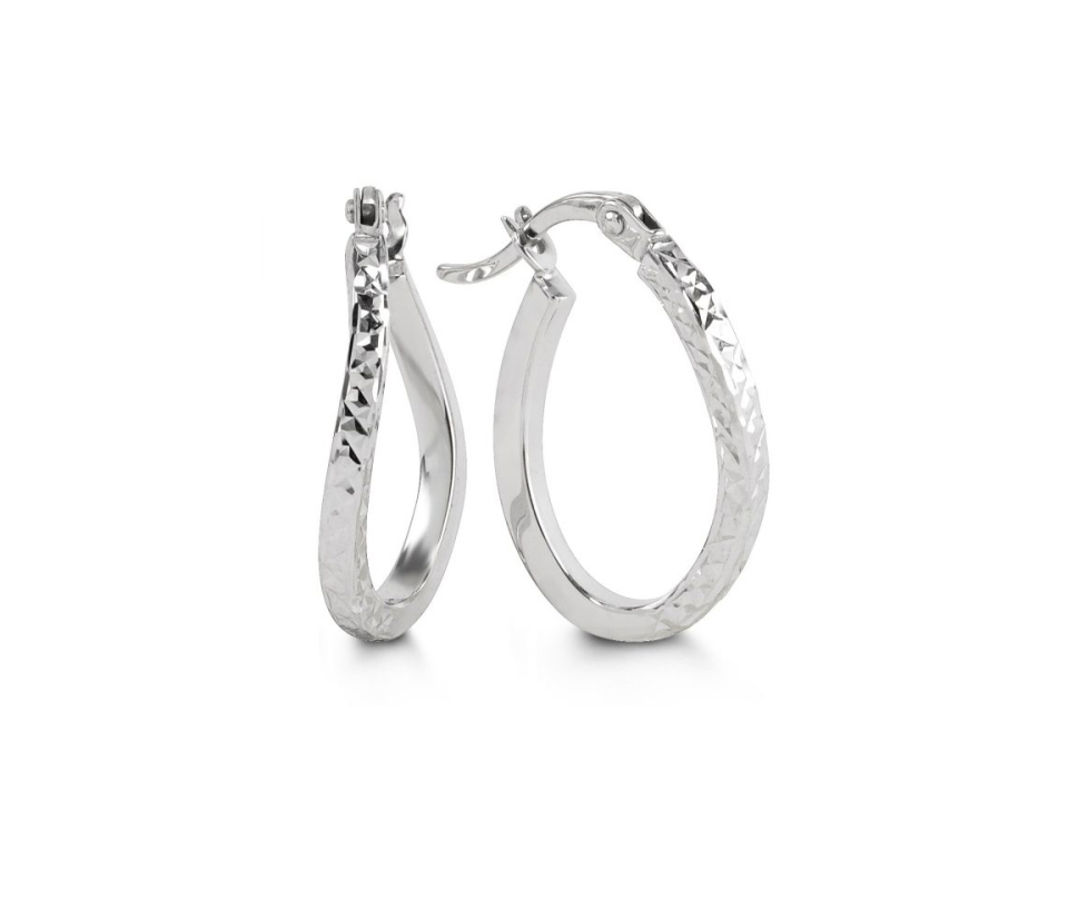 BOUCLES ANNEAUX OVALES TORDUES EN OR BLANC TAILLÉ DIAMANT - SY 1030D - BIJOUX D'IMPORTATION BOUCLES ANNEAUX OVALES TORDUES EN OR BLANC TAILLÉ DIAMANT - SY 1030D - BIJOUX D'IMPORTATION