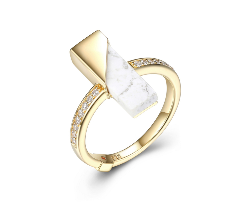 BAGUE AVEC HOWLITE BLANCHE ET CZ BAGUE AVEC HOWLITE BLANCHE ET CZ