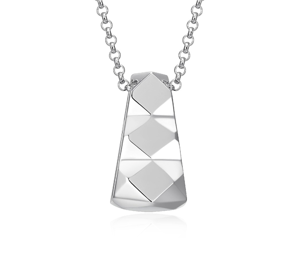 PENDENTIF TRIANGULAIRE MARTELÉ PENDENTIF TRIANGULAIRE MARTELÉ