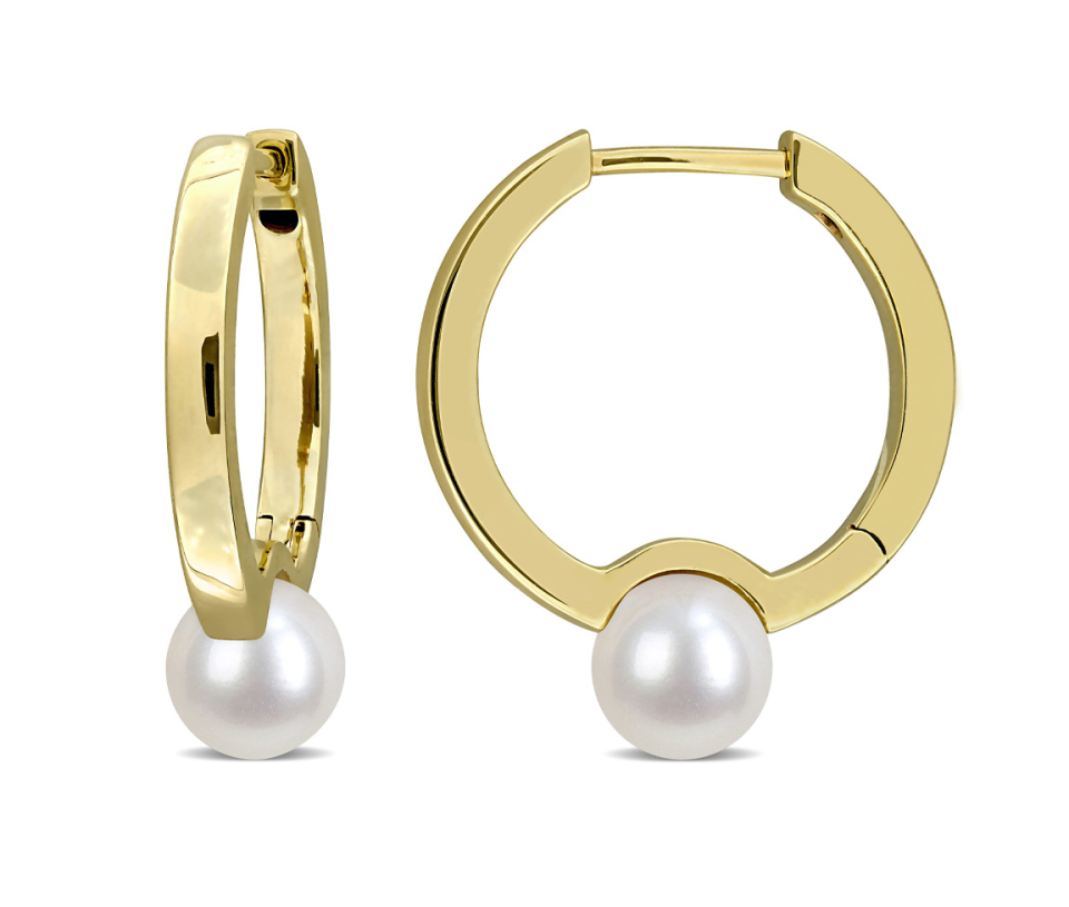 BOUCLES HUGGIES EN OR JAUNE SERTIES DE PERLES DE CULTURE - DM FC2JYE - PERLE D'IMPORTATION BOUCLES HUGGIES EN OR JAUNE SERTIES DE PERLES DE CULTURE - DM FC2JYE - PERLE D'IMPORTATION