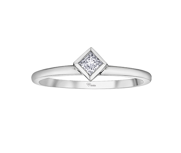 BAGUE EN OR 10K SERTIE D'UN DIAMANT CANADIEN PRINCESSE - CR AM552W - DIAMANT CANADIEN
