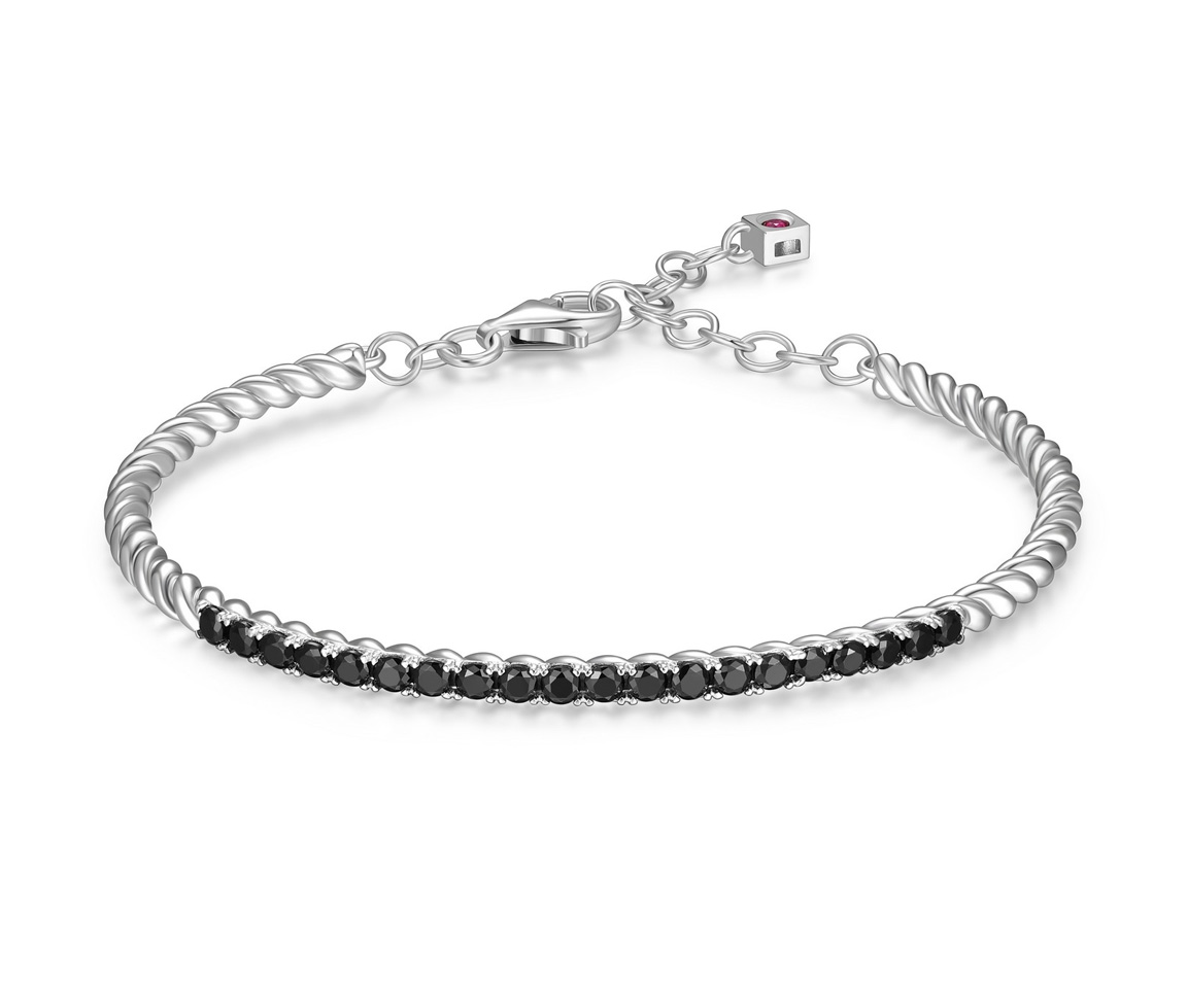  - PJ R1LAL3GH4Q - ELLE