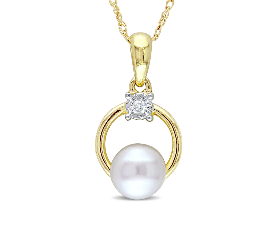 PENDENTIF EN OR JAUNE SERTI D'UN DIAMANT ET D'UNE PERLE D'EAU DOUCE - DM FC0YFRX7JU - PERLE D'IMPORTATION