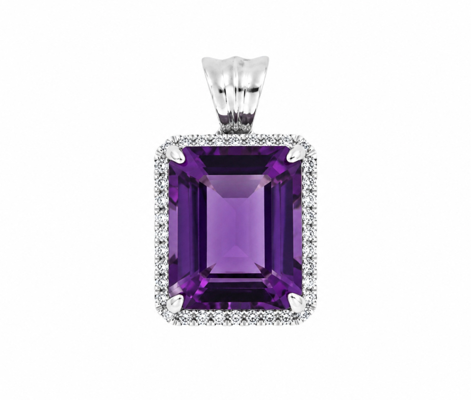 PENDENTIF AVEC UNE AMÉTHYSTE ET DES DIAMANTS