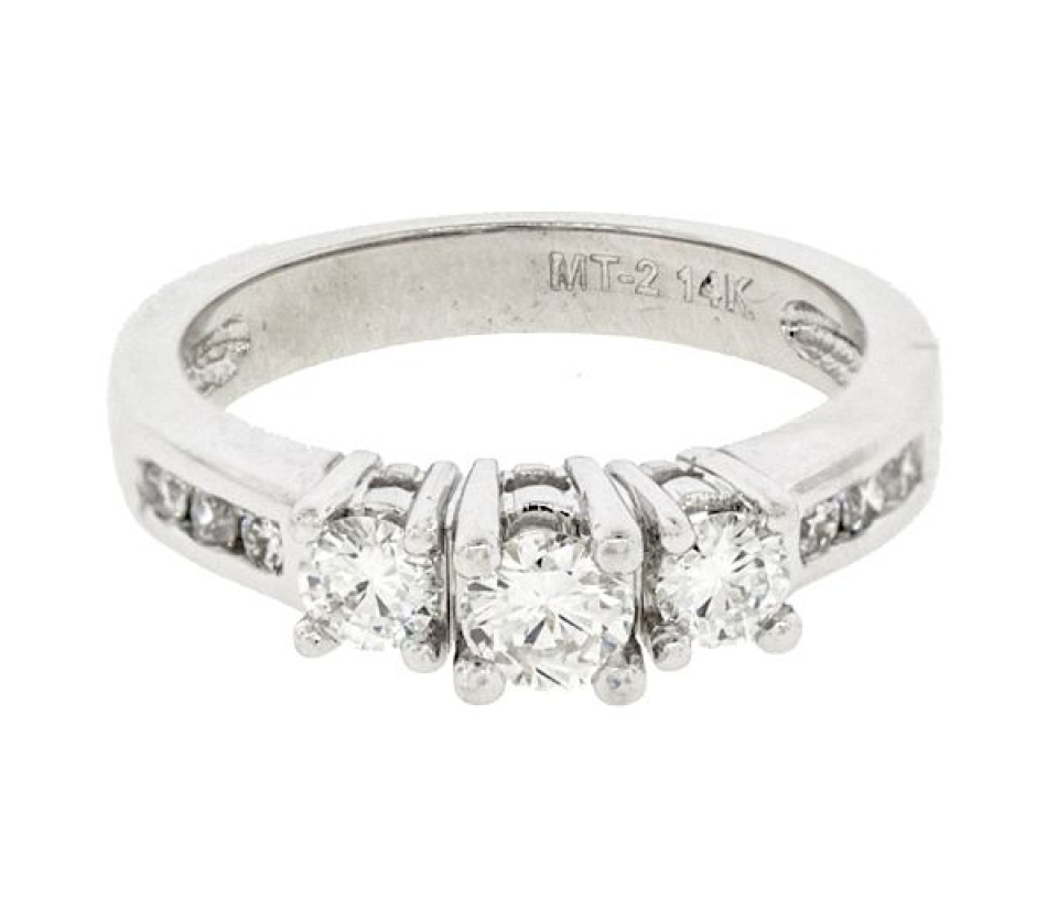 BAGUE EN OR 14K BLANC SERTIE DE DIAMANTS