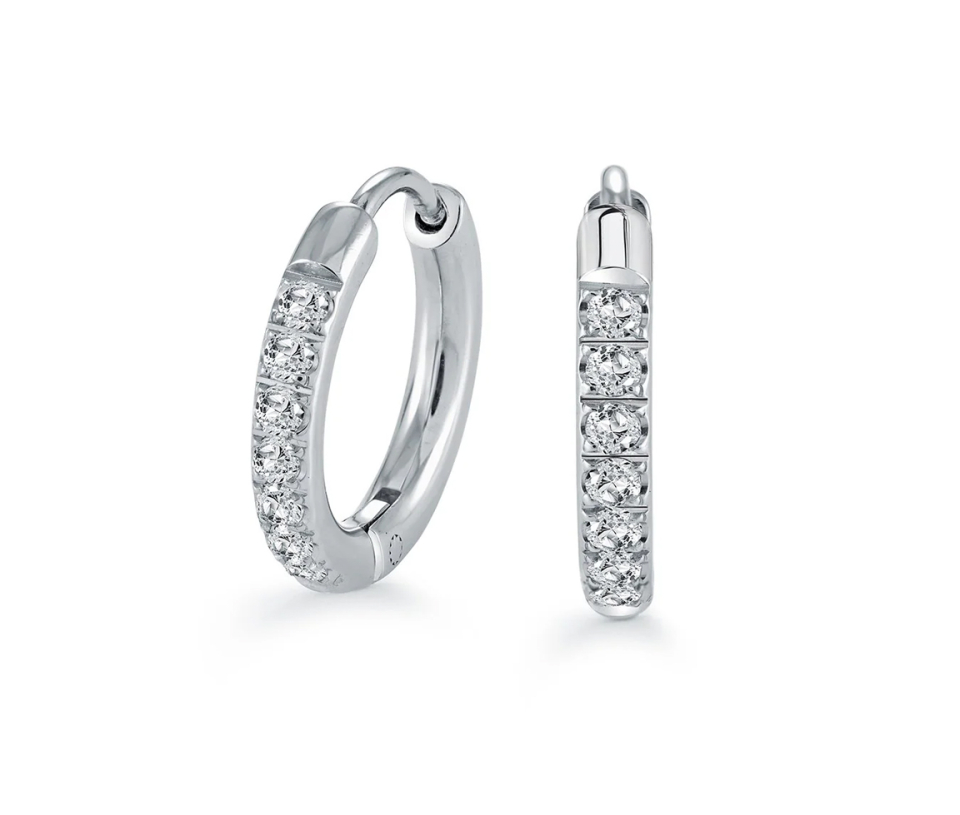BOUCLES HUGGIES AVEC CUBIQUES